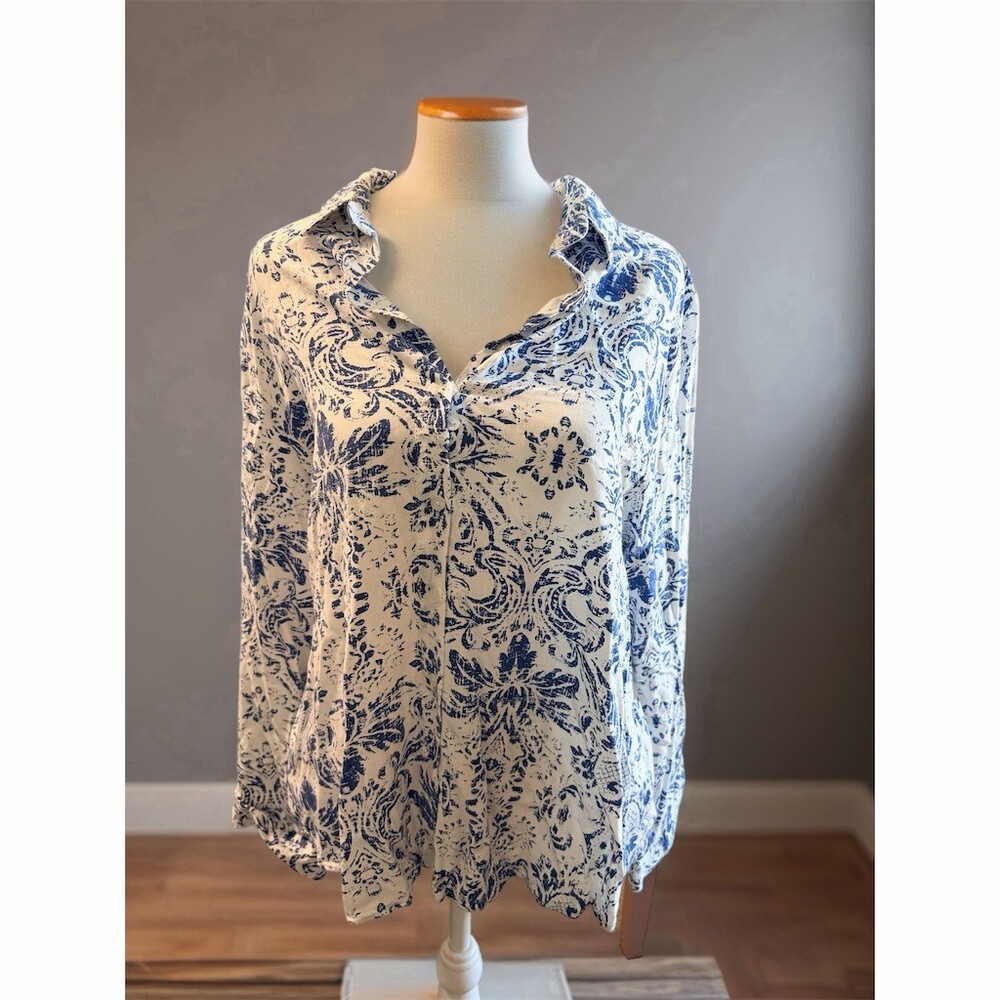 Big Dart Blouse Womens Size 20 Blue & White Paisley Button Front Collared